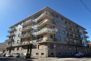 BILOCALE LIBERO SUBITO CON BOX AUTO INCLUSO