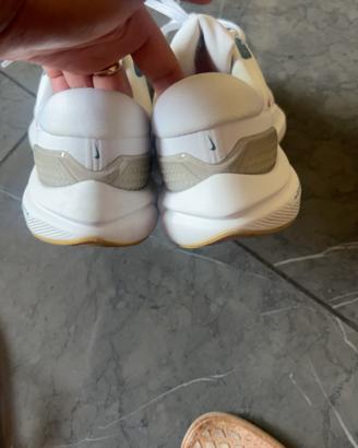 Nike Air Zoom Vomero 16 Donna 38.5