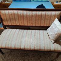 Divano stile Luigi XVI