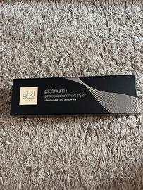 Piastra per capelli GHD Platinum+, con fattura.