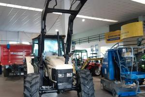 Trattore Lamborghini Premium 1060 con pala