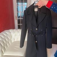 Cappotto nero Rinascimento 2025