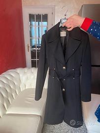 Cappotto nero Rinascimento 2025