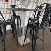 4 Tavoli alti +16 sgabelli
