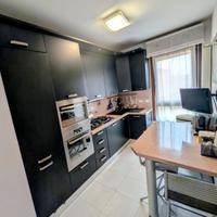 Cucina completa di elettrodomestici