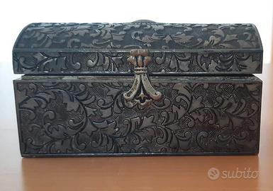 Cofanetto portagioie in peltro placcato argento