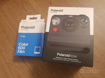 Polaroid Now Fotocamera istantanea + film bundle