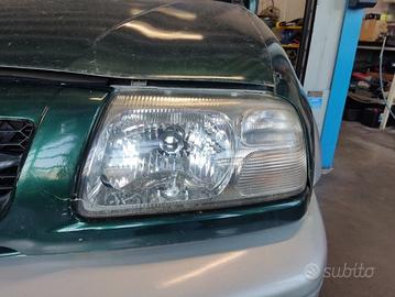 Proiettore sinistro SUZUKI GRAND VITARA del 1999