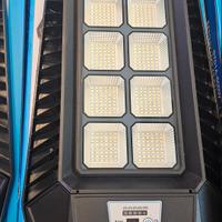 lampioni solari 600 watt ( autonomia 14 ore)