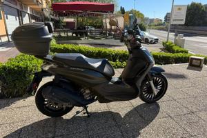 PIAGGIO Beverly 300 i.e. TUTTO INCLUSO ANCHE PAS