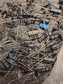 CONDENSATORE ELETTROLITICO 100pz