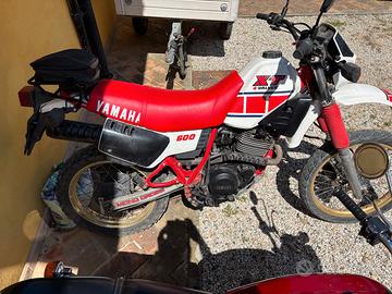 HONDA 400 four - YAMAHA XT600