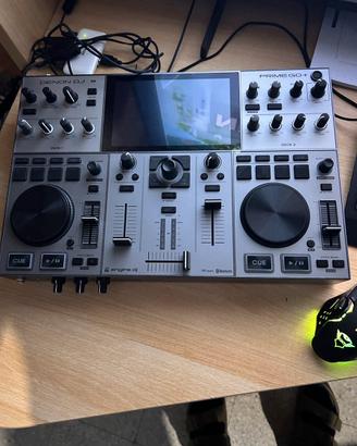 Console DJ Denon DJ Prime Go+ pari al nuovo
