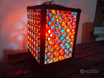 Lampada multicolore in movimento