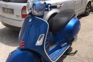 Vespa GTS super sport
