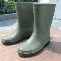 stivali in gomma da giardino 