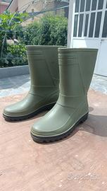 stivali in gomma da giardino 