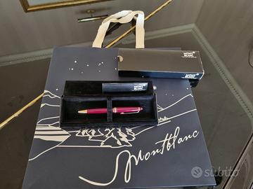 Penna Montblanc bordeaux con busta omaggio