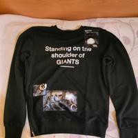 Felpa nera "Standing on the shoulder of Giants"