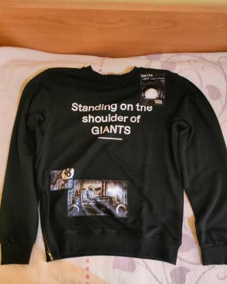 Felpa nera "Standing on the shoulder of Giants"