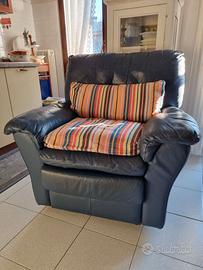 Poltrona in pelle blu
