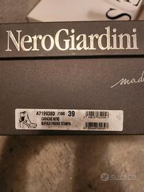 Stivaletti, colore nero di Nero Giardini