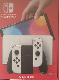 Nintendo Switch Oled + 2 giochi