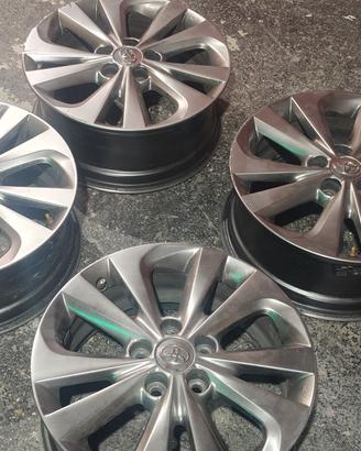 4 cerchi toyota auris 17
