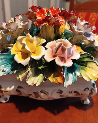 centrotavola porcellana Capodimonte con coperchio