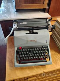 Macchina da scrivere Olivetti 82 Diaspon