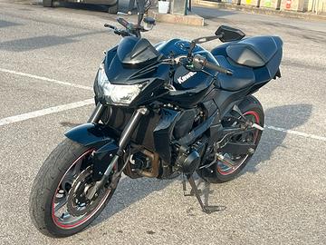 Z750 anno 2011 38000km gommata 95%