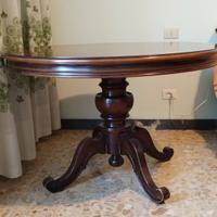 Tavolo rotondo in legno massello 