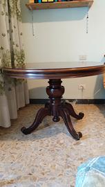 Tavolo rotondo in legno massello 