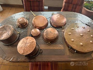 Batteria di Pentole in Rame antico