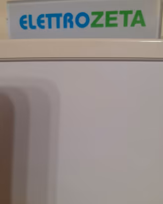 Congelatore verticale con 7 cassetti