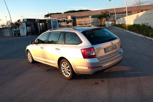 Skoda Octavia sw 1.6 , 105 CV anno 2015 cambio DSG