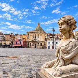 6 LOCALI A NAPOLI