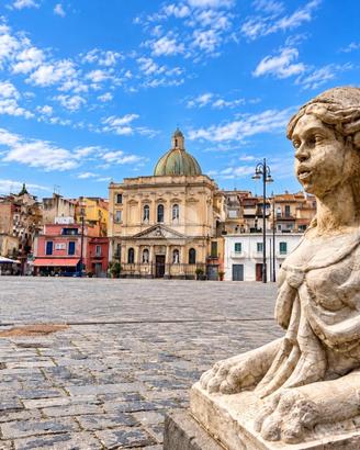 6 LOCALI A NAPOLI