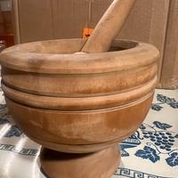 Mortaio in legno antico