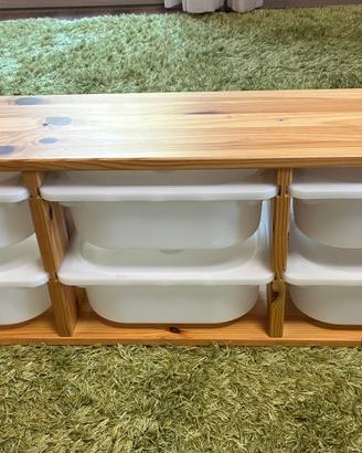Cassettiera IKEA Trofast con contenitori