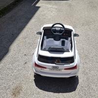 Macchina a batteria Audi