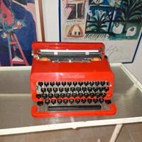 macchina da scrivere OLIVETTI valentine 