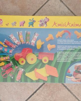 PASTA PER GIOCARE CON ACCESSORI