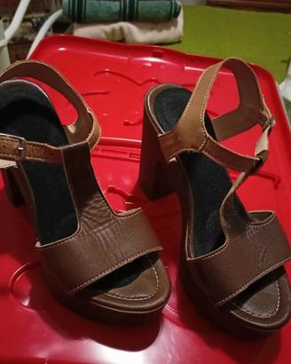 sandali tacco largo. altezza 11cm