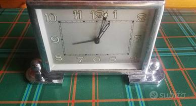 Orologio sveglia da Tavolo in metallo vintage -