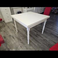 tavola nuovissima 1 m x 1 m allungabile 2 metri