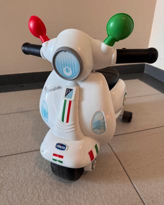 Vespa Primavera Chicco bianca – 2 in 1