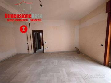 Appartamento di 159 m² con 4 locali e posto auto a
