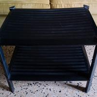 Tavolino in plastica leggera a due livelli