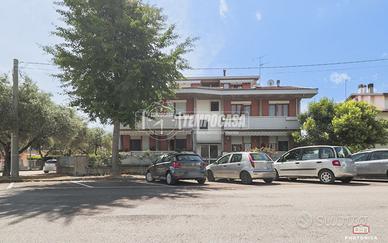 AMPIO APPARTAMENTO IN PIENO CENTRO A MORCIANO DI R